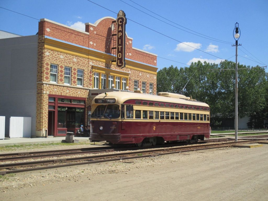 old streetcar and building in Fort Edmonton Park